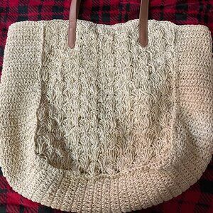 Ladies straw tote bag